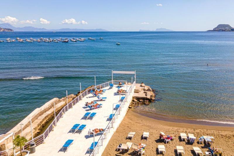 Casa Vacanze Alma B&B Grazioso Appartamento Sul Lungomare Di Pozzuoli A 300Mt Dal Centro E Dal Rione Terra By Movery Zewnętrze zdjęcie